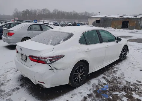 2021 Toyota Camry Se z USA, uszkodzony, nr VIN 4T1G11AK9MU435191